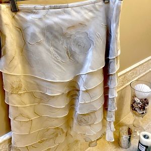 Gorgeous Giorgio Armani Lux Classic Gold and Ivory Skirt size 42